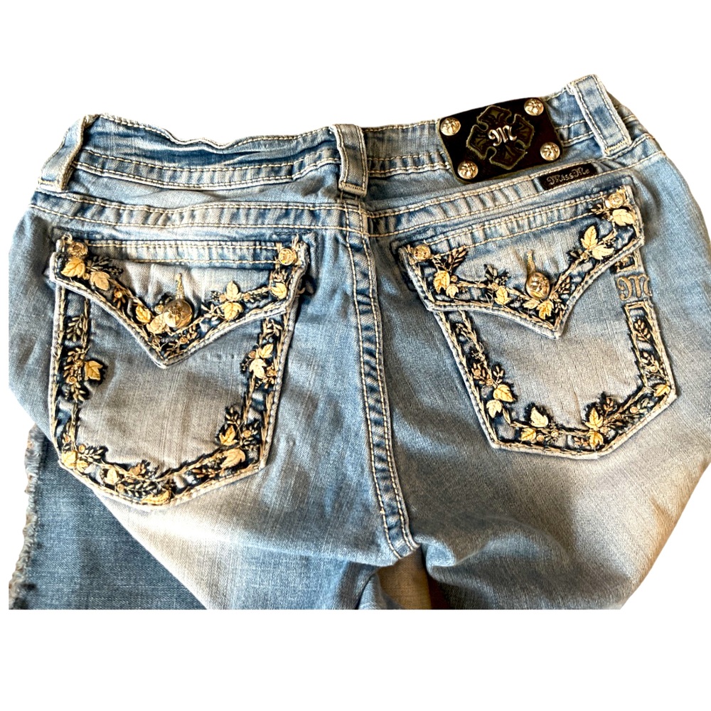 Miss Me Denim Cuffed Capri Jeans